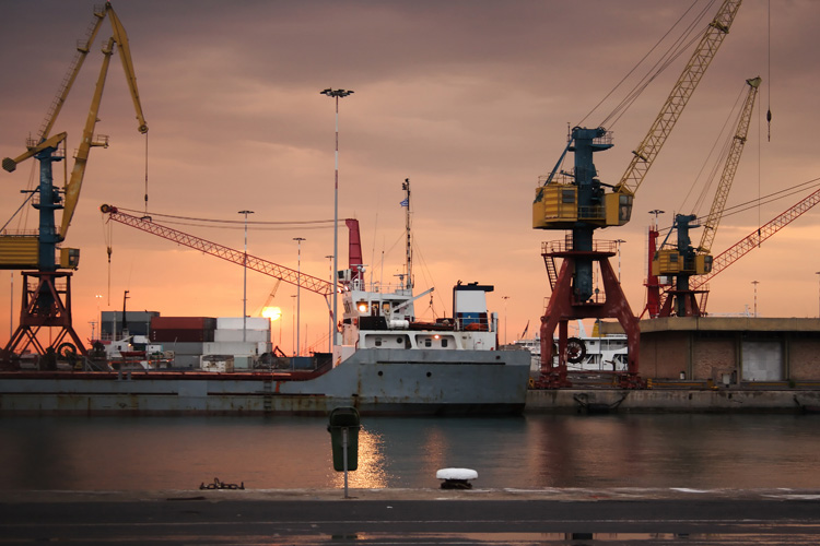 一般貿易進出口怎么報關